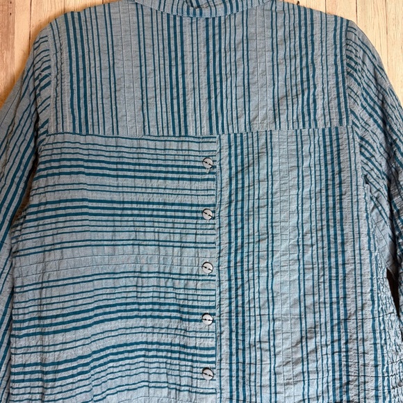 Habitat Blue Contrast Striped Asymmetric Crinkle Blouse - Picture 7 of 9